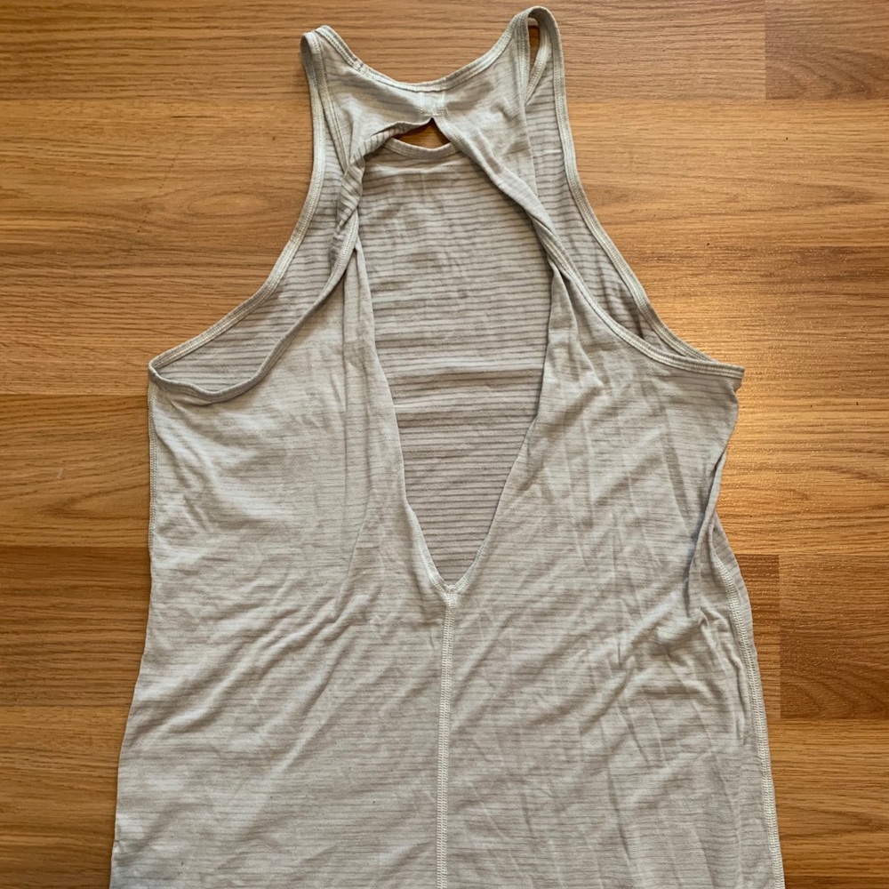 Lululemon High Neck Tank - Picture 4 of 4